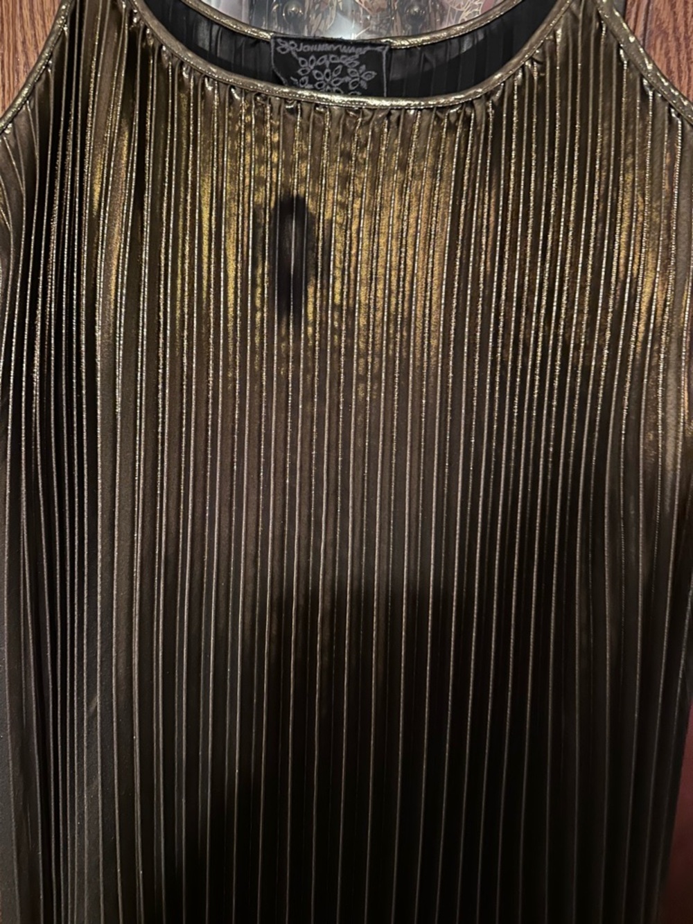 New Johnny Was Metallic Gold Pleated Dress!
Great for a Evening Event ! FLAW